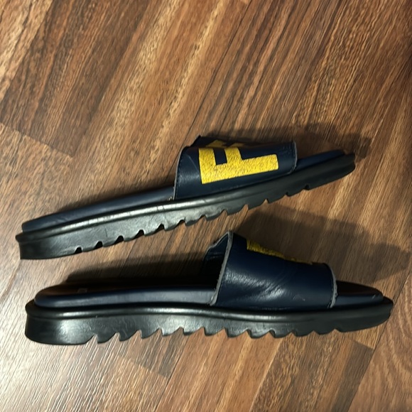 Fendi Kids Slipper - Picture 5 of 7